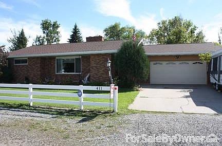 House View
						:
						large fenced yard, 2 car garage.