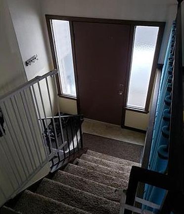 3rd image of 3692 Garden Ct N