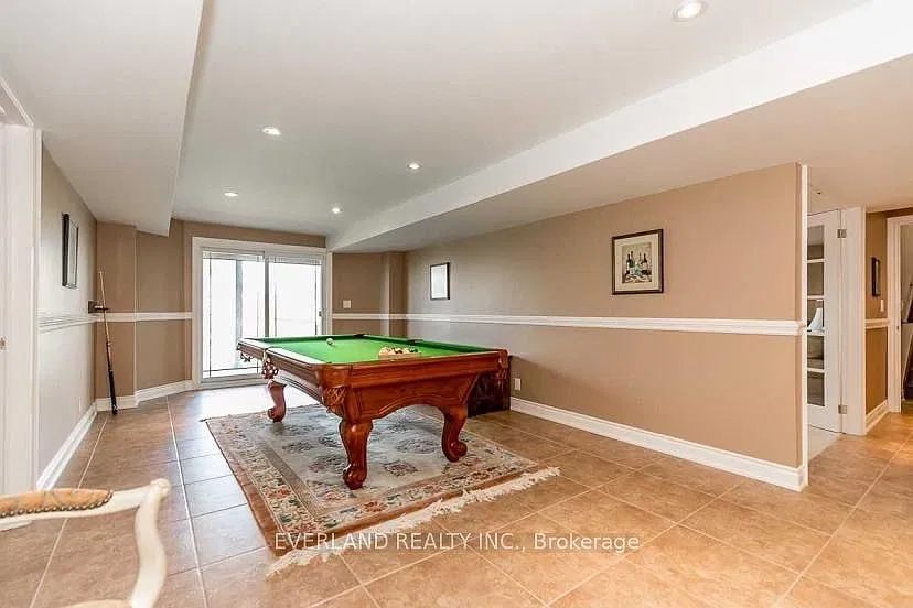 2 bed, $2,400 — Photo 4