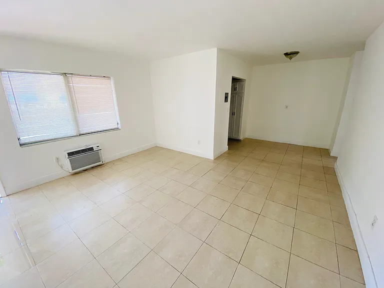 1957 Normandy Dr #2 — Photo 8
