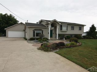 4520 Peet Rd, Chesaning, MI 48616