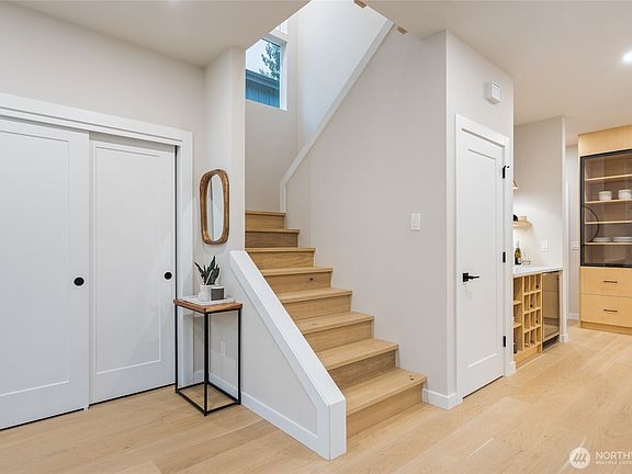 4th image of 9005 124th Lane NE
