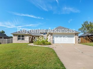 321 Coopers Farm Rd, Centerton, AR 72719