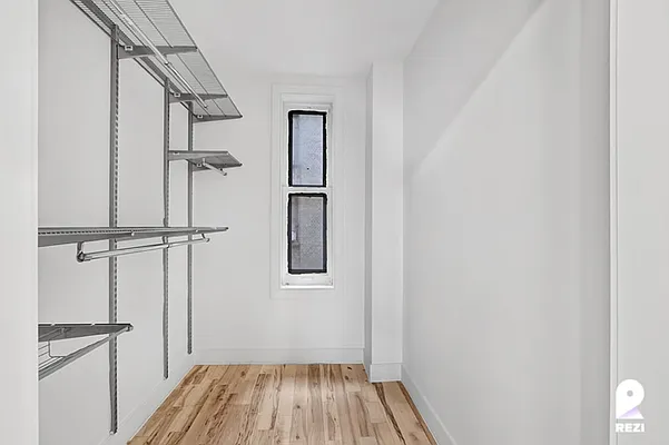 Rented by REZI | media 113