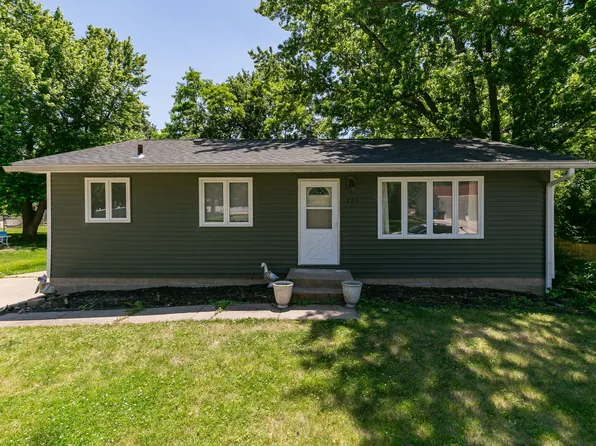 226 33rd Ave, Moline, IL 61265