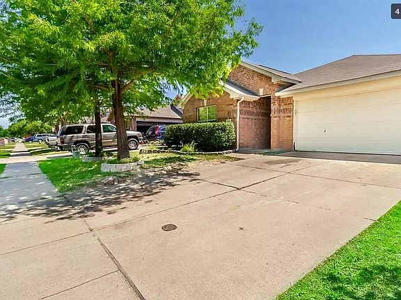 4th image of 1821 Fairbanks Dr