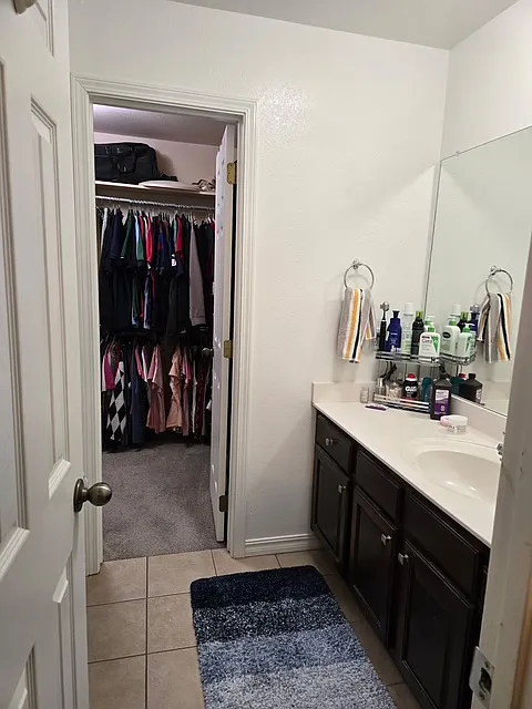 3 bed, 2.5 bath, 1600 sqft, $1,700 — Photo 4
