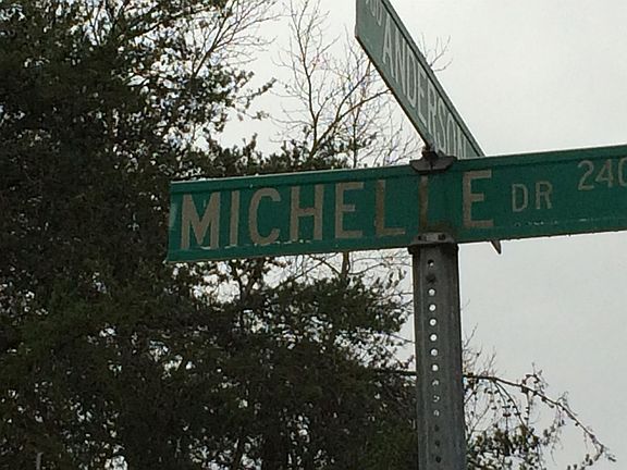 5th image of 2421 Michelle Dr