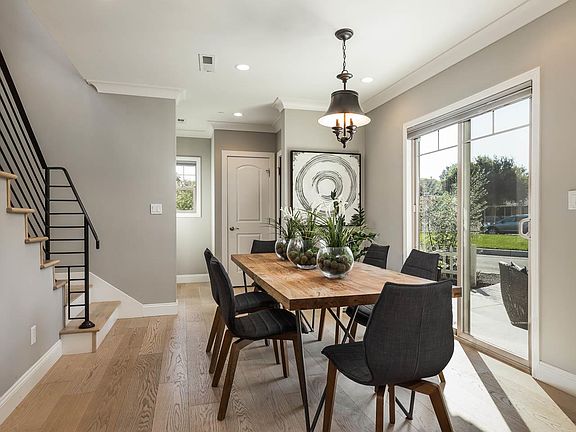 2nd image of 15 Iris Ln