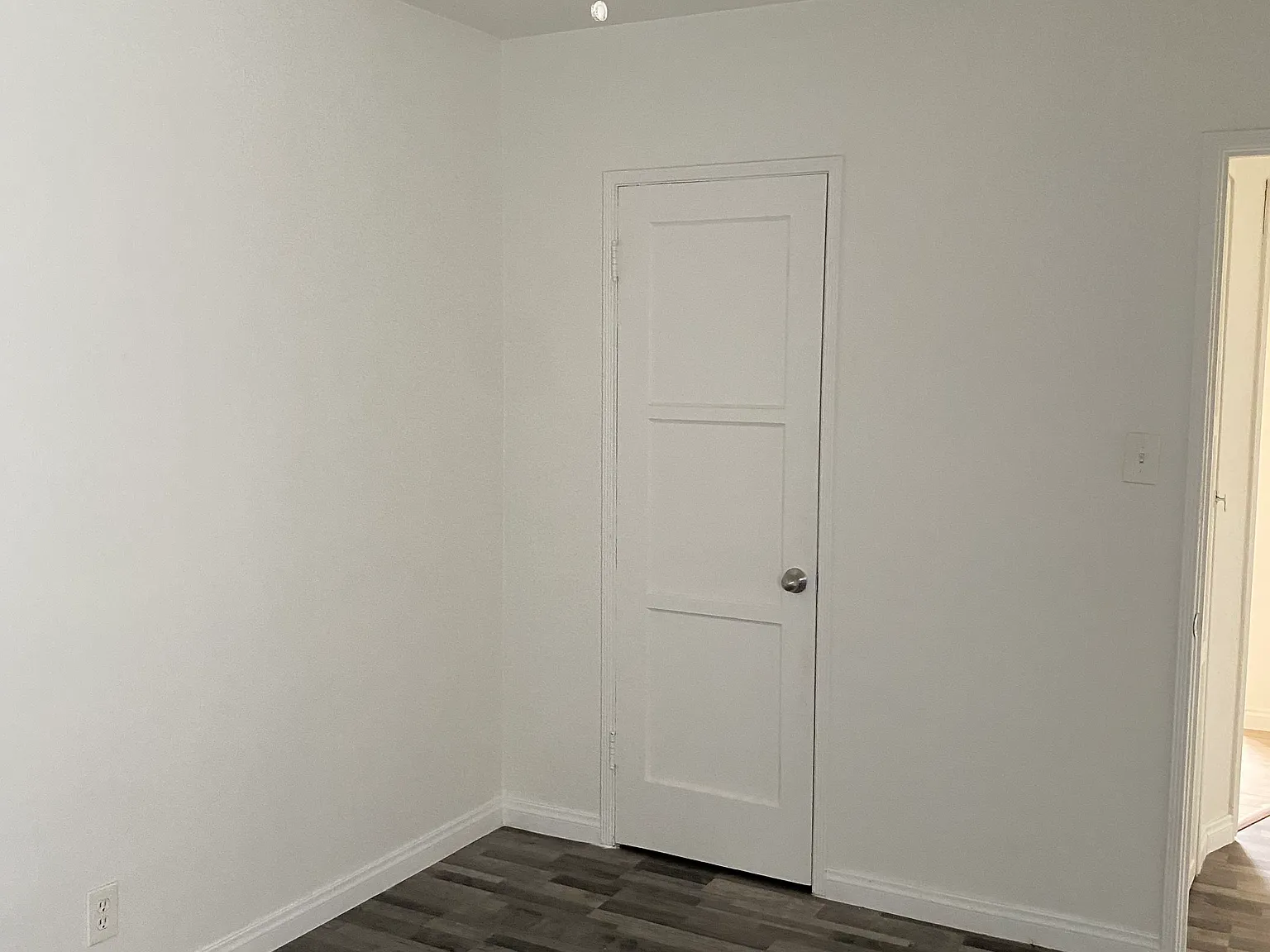 2 bed, 925 sqft, $2,400 — Photo 4