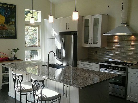 Large Island/granite counter