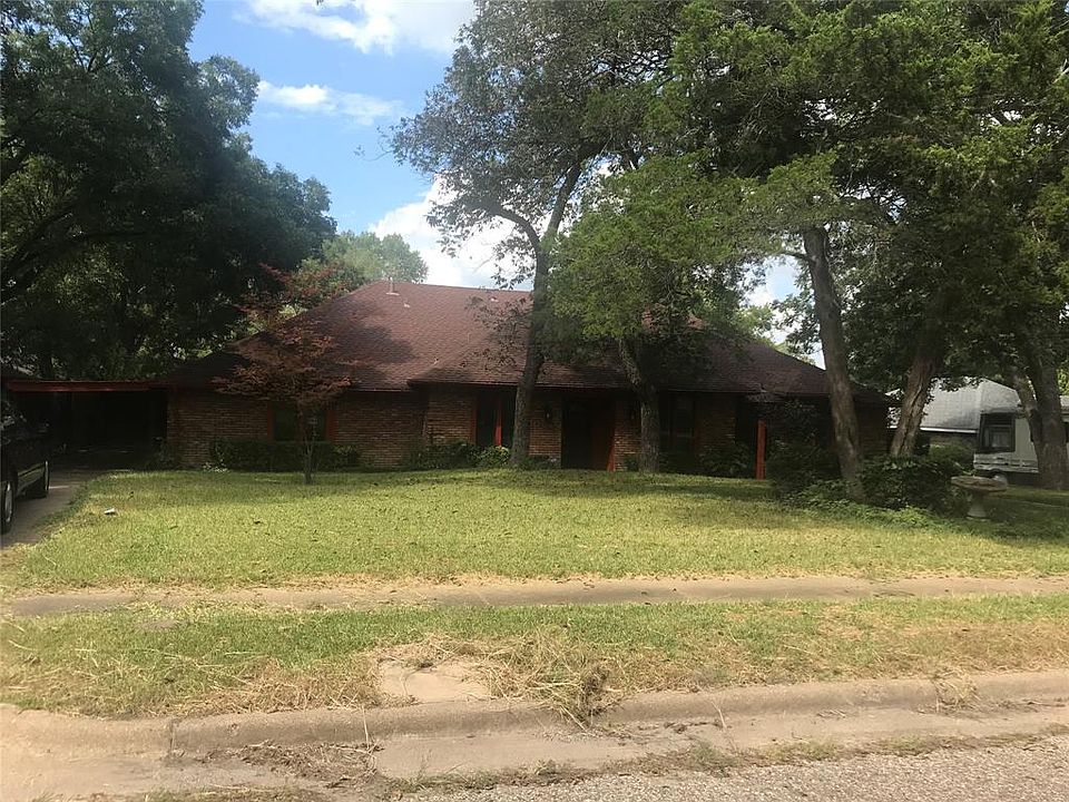 1st image of 233 Creekwood Dr
