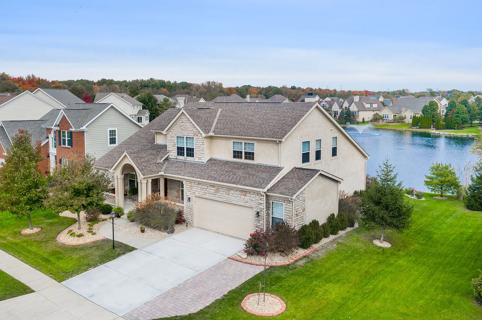 1291 Forsyth Ln photo 1