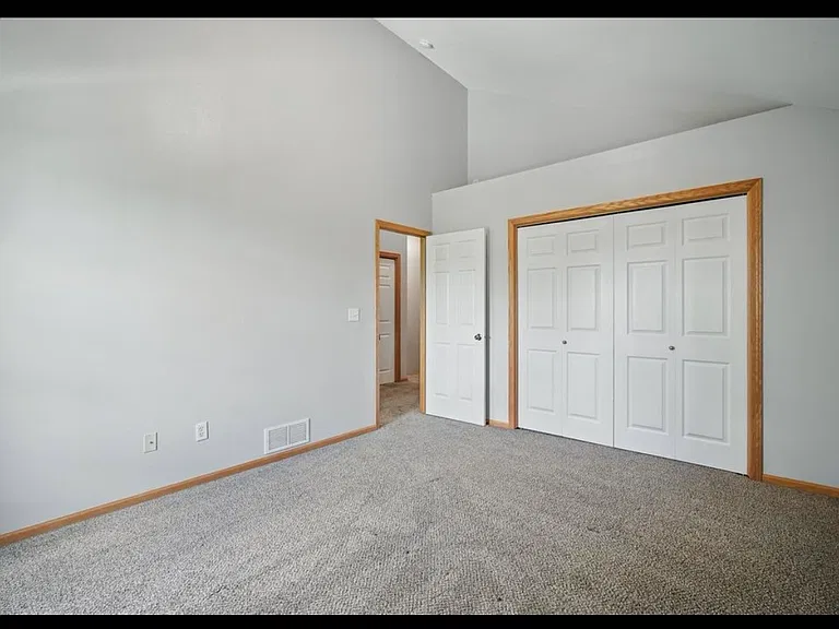 1282 SE Village View Ln — Photo 9