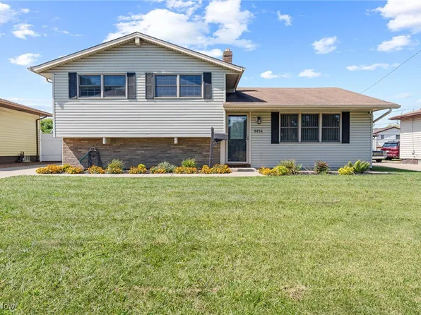 6054 Langer Dr, Brookpark, OH 44142