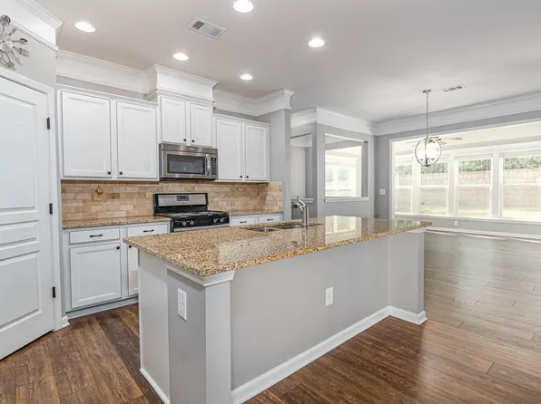 3560 Graham Way, Lilburn, GA 30047
