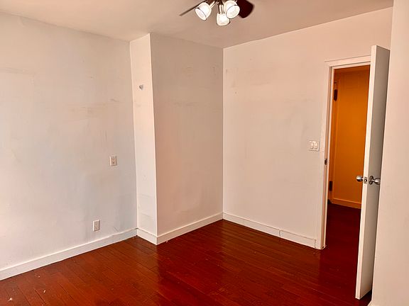 4th image of 271 W 72nd St