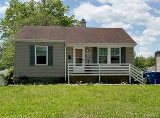 2040 Coleridge Dr, Saint Louis, MO 63136