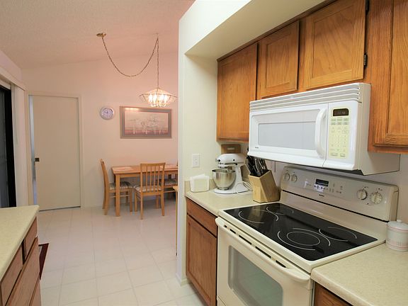 3rd image of 14518 W White Rock Dr