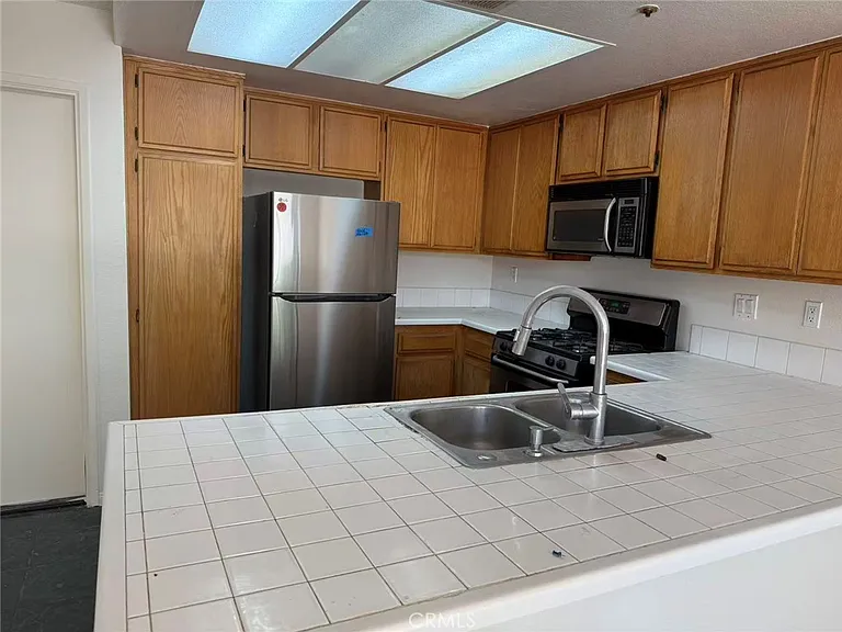 11829 Aurora Ct — Photo 9