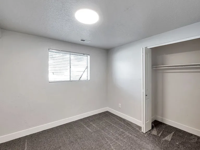 2151 W 300 N — Photo 20
