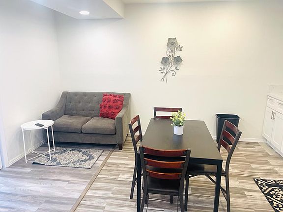 2nd image of 13160 Victory Blvd #200