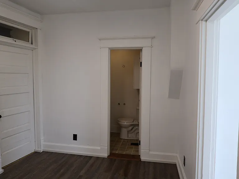 206 4th St #2 — Photo 10