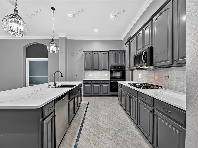 608 Walnut Hollow Dr — Photo 8