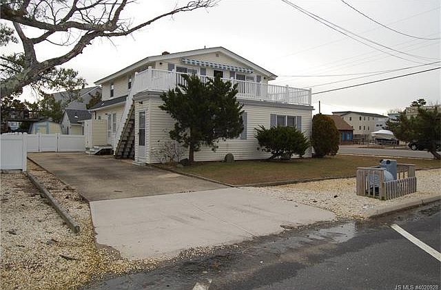 2nd image of 295 N 12th St