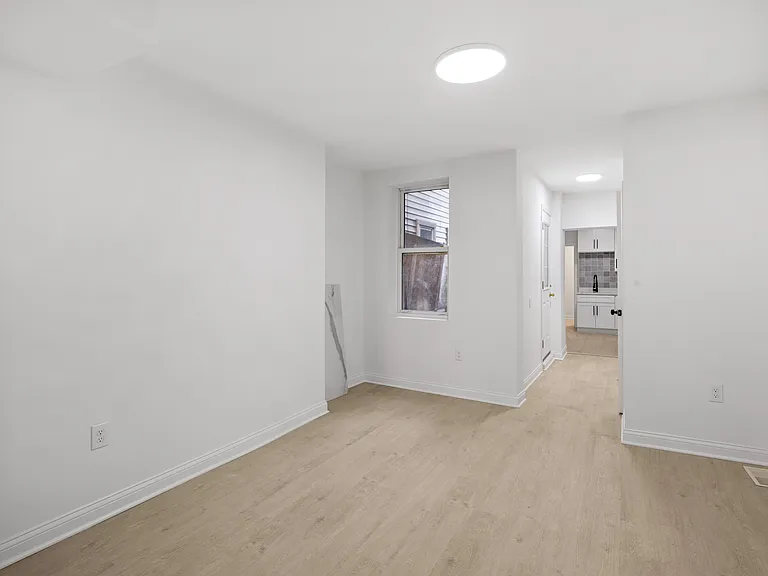 315 E Fort Ave — Photo 5