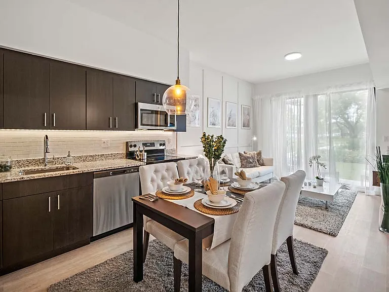 Oak Enclave — Photo 1