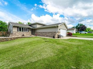 632 Redbud Ln, Lowell, IN 46356