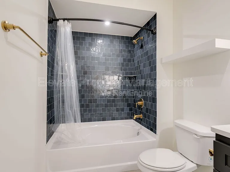 844 NW 43rd St #202 — Photo 29