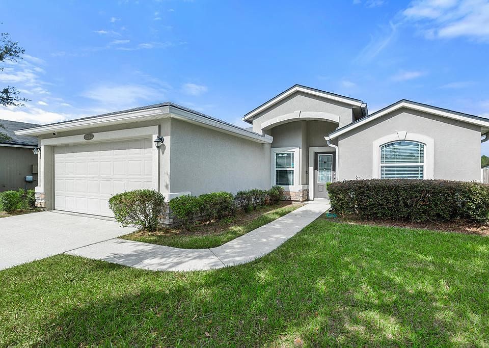 1st image of 15944 Bainebridge Dr