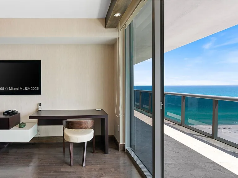 5875 Collins Ave #1902 — Photo 26