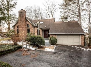 41 Putting Green Ln, Penfield, NY 14526
