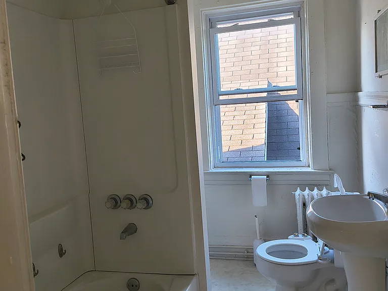 2316 Sherbrook St #2 — Photo 12