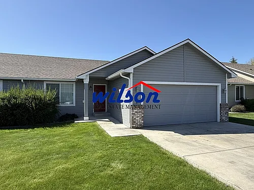 1900 Wellington Dr Photo 1