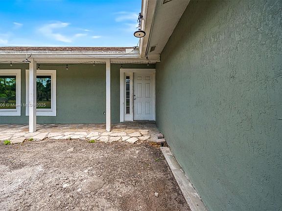 5th image of 15696 Ferris Pl
