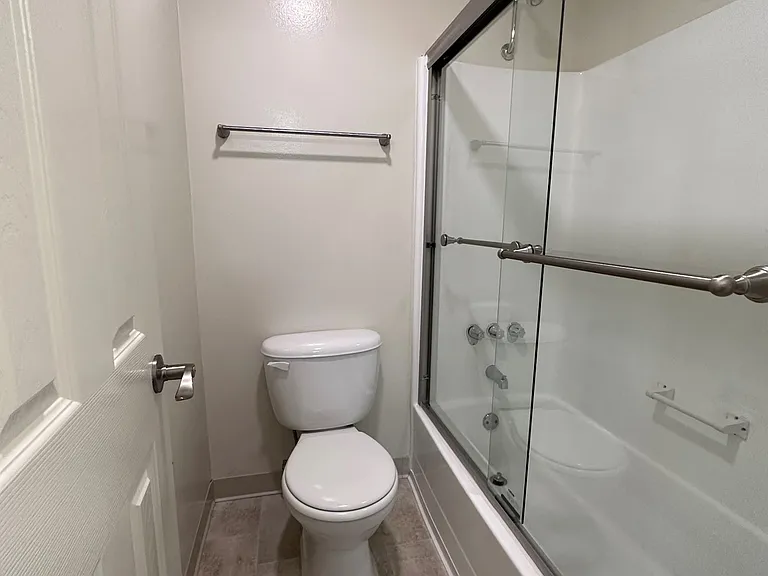 Fiesta Apartments — Photo 8