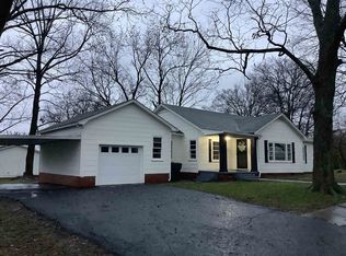 12 Poplar St, Friendship, TN 38034