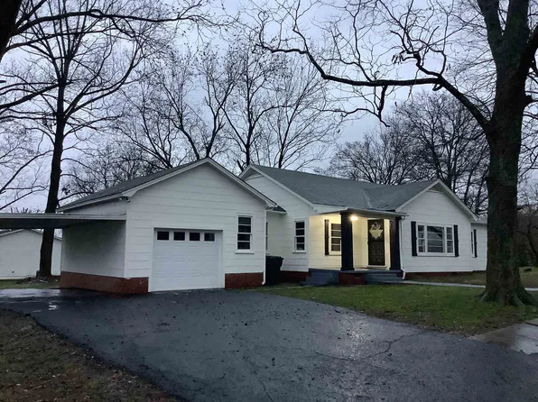 12 Poplar St, Friendship, TN 38034
