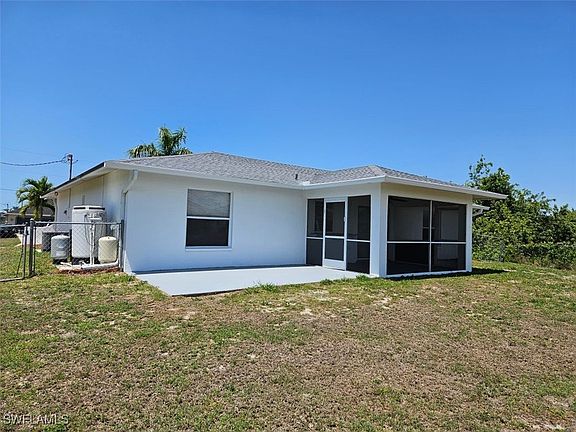 5th image of 417 NW 18th Pl