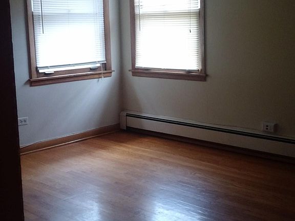 3rd image of 5240 N Oakview St APT 1W