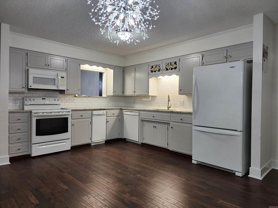 1st image of 210 Carl Dr APT C7