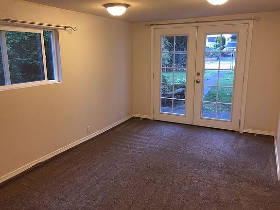 MIL Apt:  main bedroom