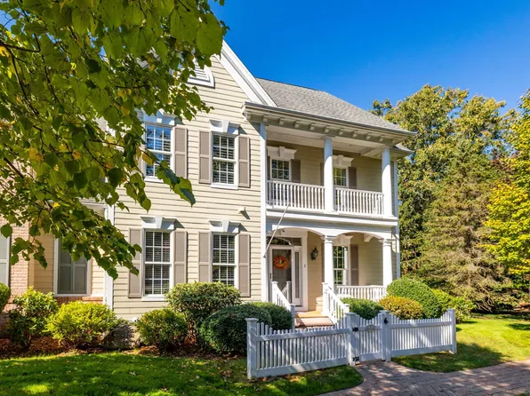 2 Billingsgate Drive, Simsbury, CT 06070