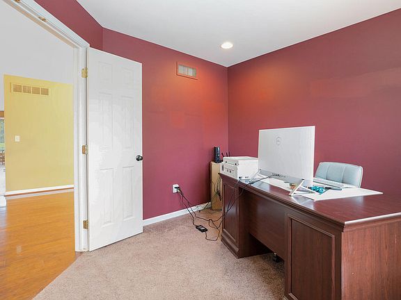 4th image of 653 Morning Glory Ln