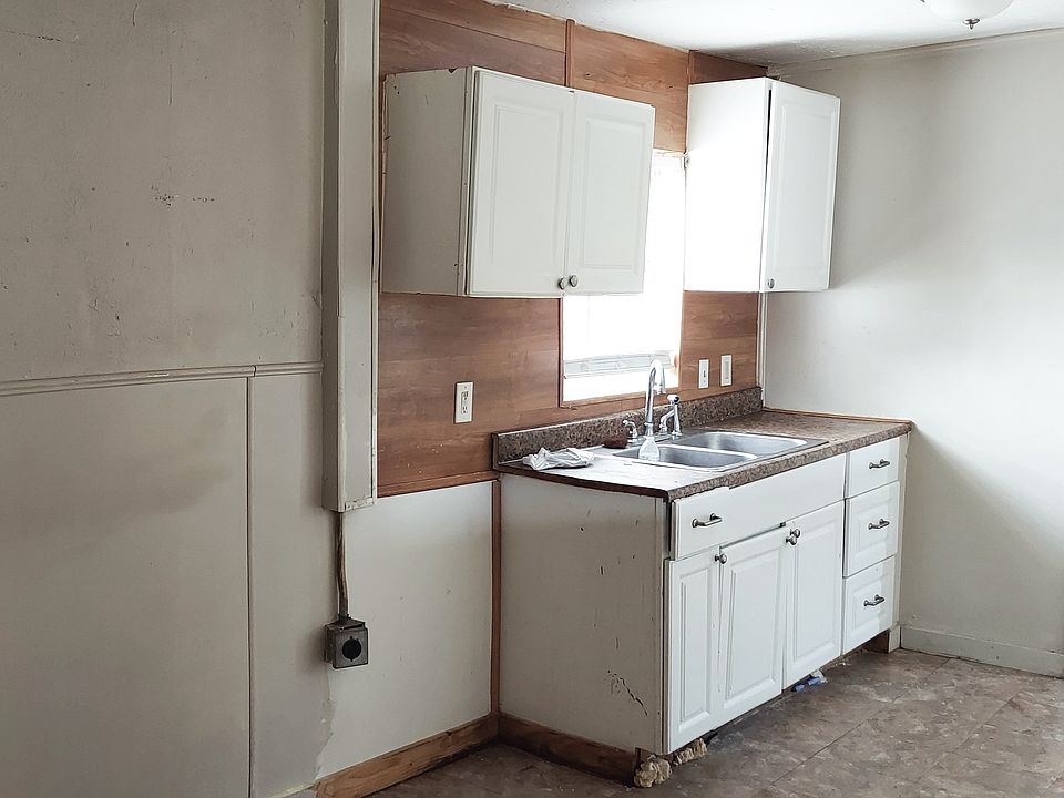 2nd image of 4019 Marshall Dr