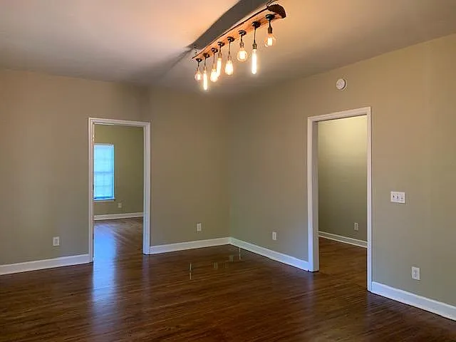 1227 Chester Ave — Photo 2